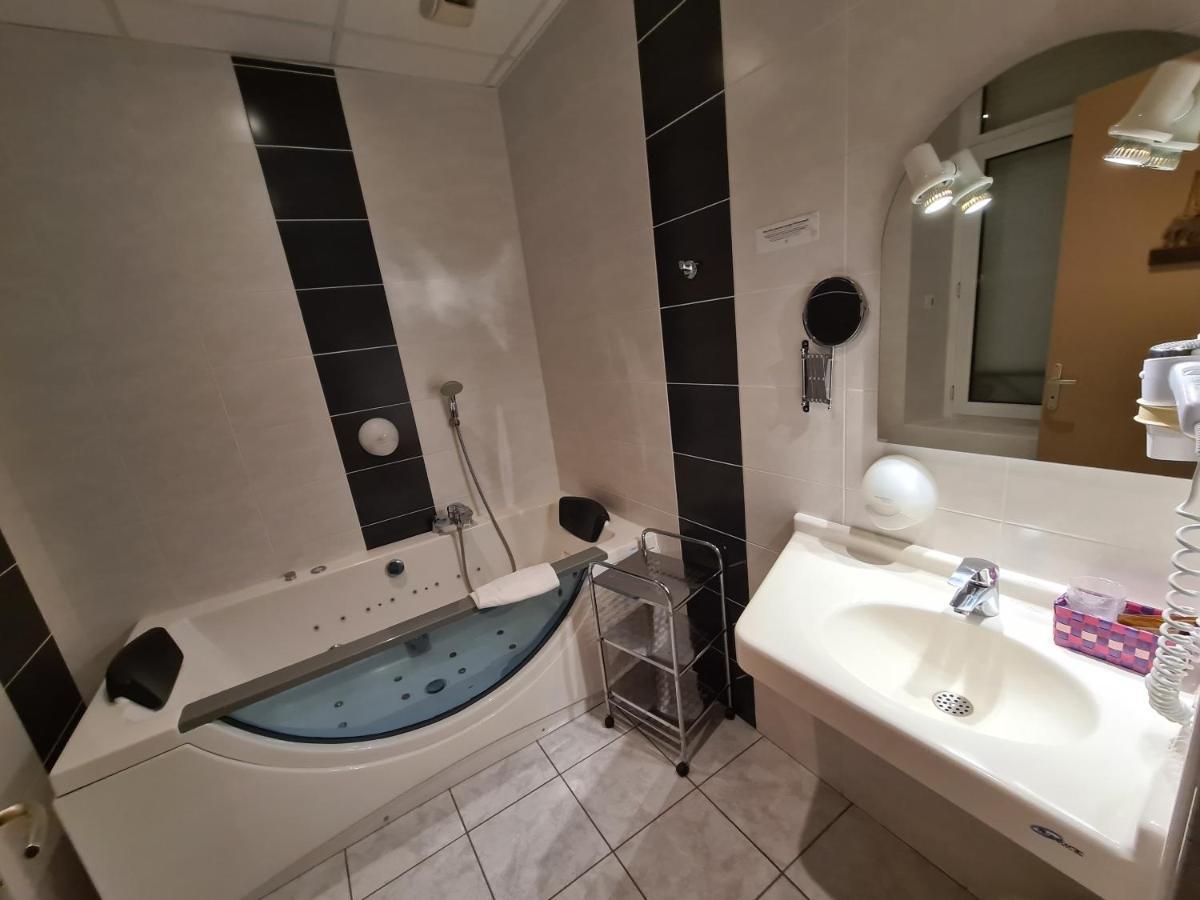 Hostellerie Du Cantal Murat Kültér fotó
